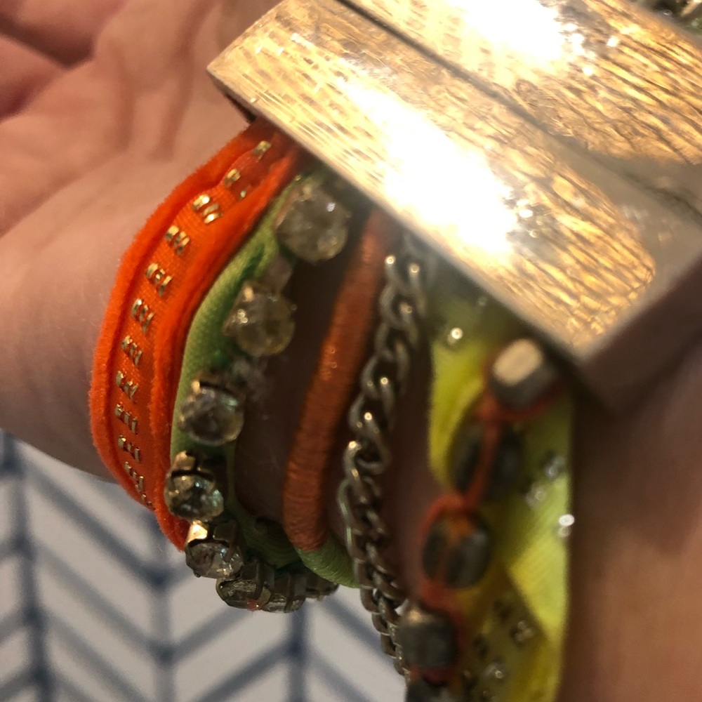 Magnetic fluorescent layered bracelet. Multi color bracelet in fun 80s colors - Picture 6 of 7
